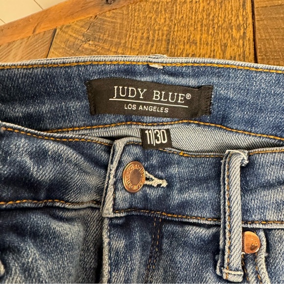 Judy Blue Classic Blue Slim Boot Denim Jeans with Frayed Hem - Picture 2 of 7